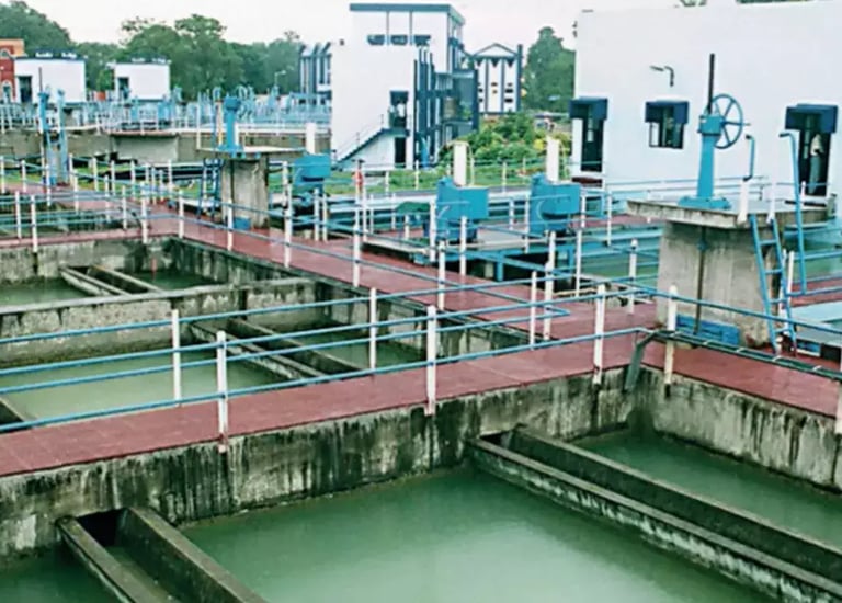 a large amount of water in a large amount of water