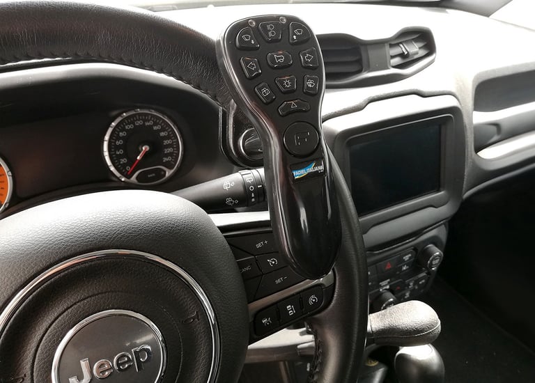 automobilio valdymo konsolė