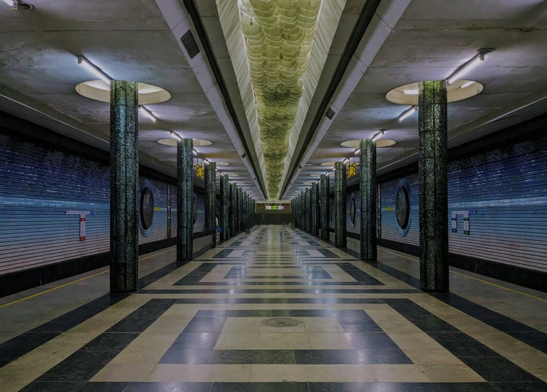 Kosmonavtlar Metro Station, Tashkent