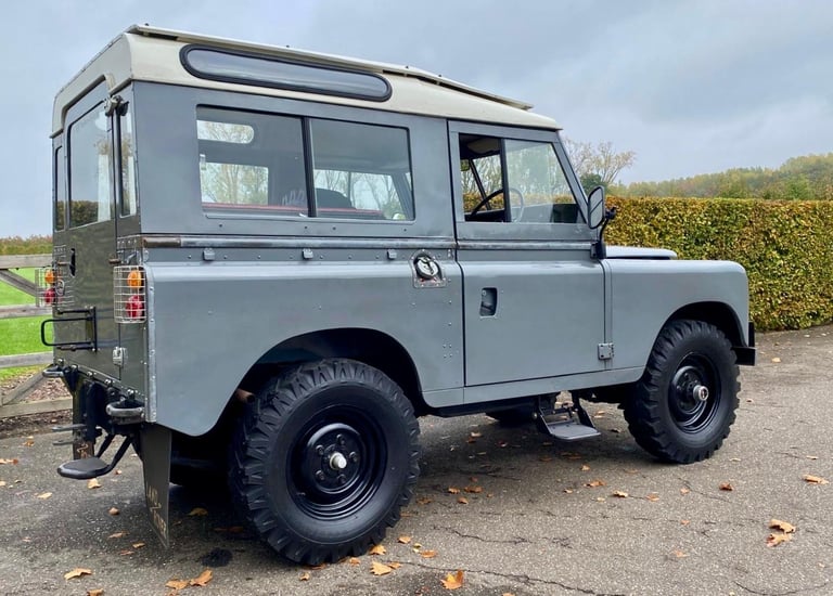 Land Rover 88 swb
