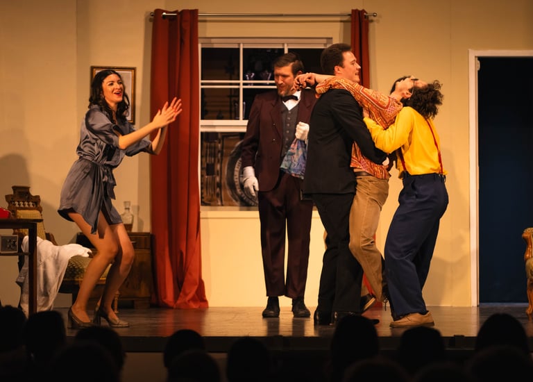 komedija MINISTER, LJUBICA IN TRUPLO