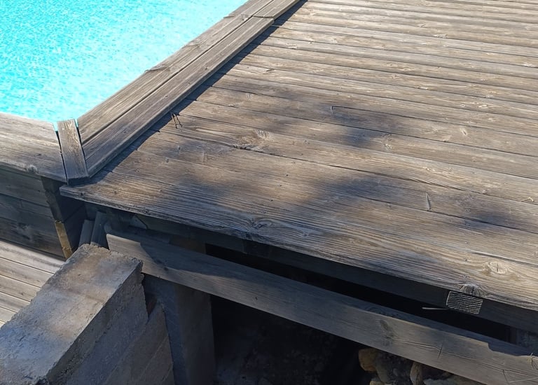 terrasse apres plusieurs années d'intempérie, pluie et soleil
