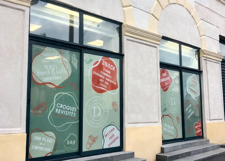 Conception et impression d'une vitrine de magasin Narbonne