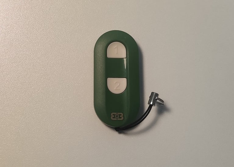 Avatar universalus pultelis BeB Proget su 2 mygtukais