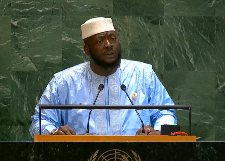 Le général Amara Camara, ministre secrétaire général de la présidence de la République, a porté same