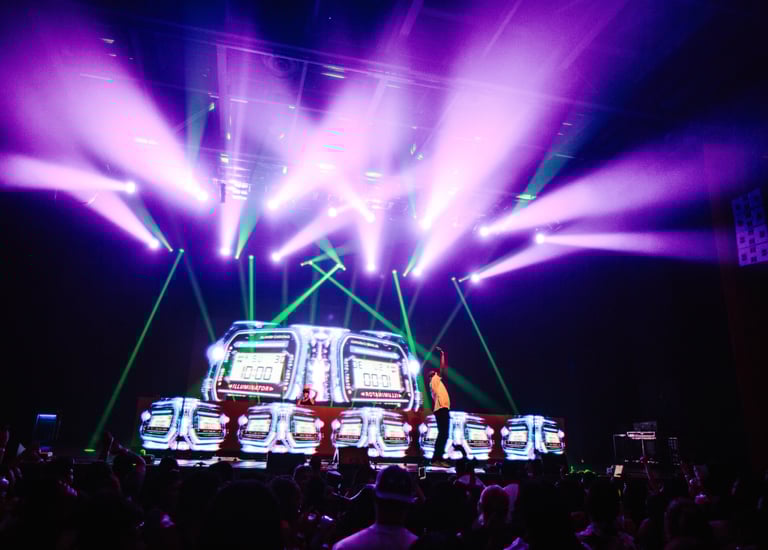 VJ PixelPunk - Professional R&B Stage Visuals - R&B Only - High Energy Motion Art