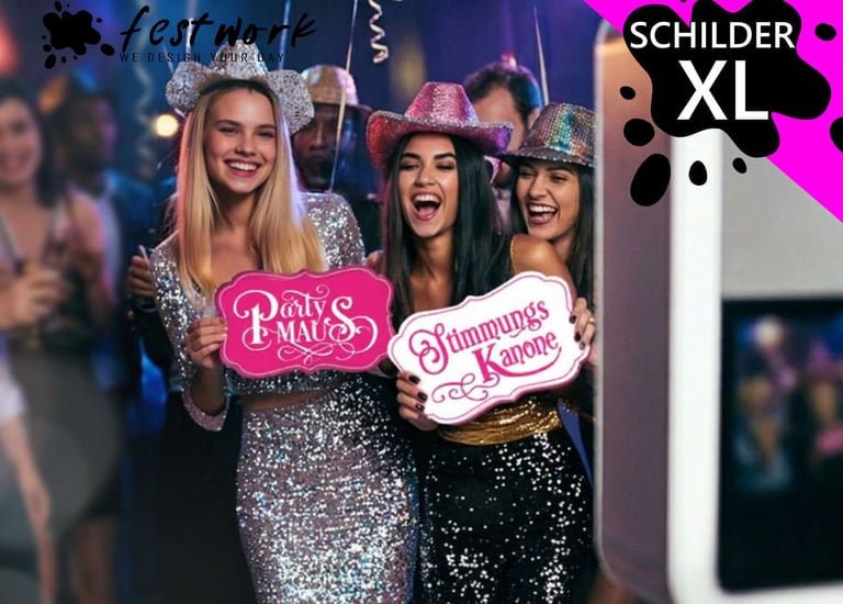 Frauen mit pinken FestWork XL Fotobox Schildern auf Party