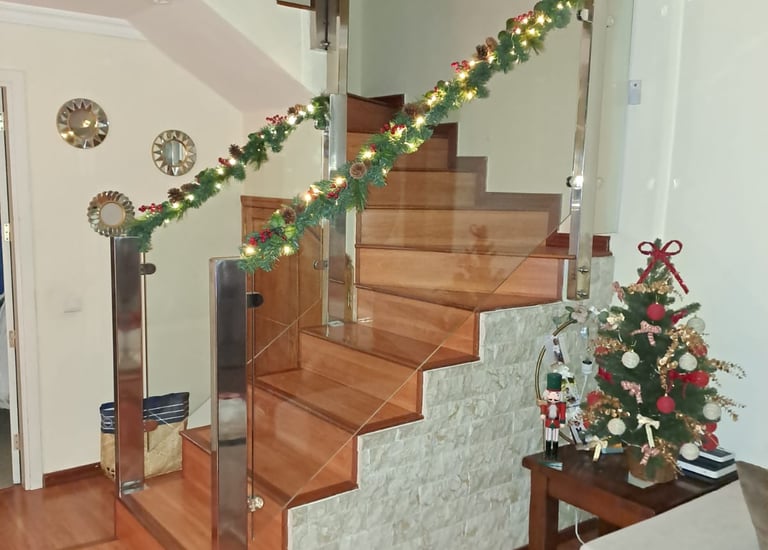 Instalación de Barandillas de Cristal y Acero Inoxidable 