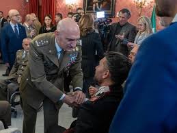 Incontro Ufficiali e popolazione