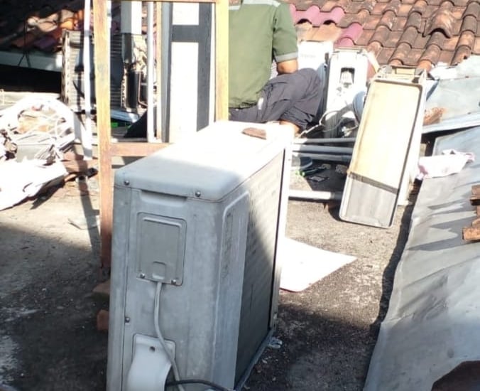 Perbaikan service AC split cepat dan rapi di jalan kaliurang - palagan sleman