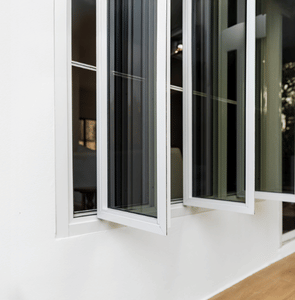 baie vitrée aluminium moderne au Maroc installation fenêtre et porte vitrée sur mesure