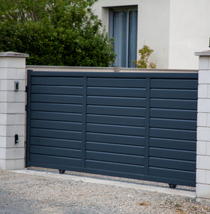 porte d’entrée aluminium moderne sur mesure au Maroc design extérieur élégant et sécurisé