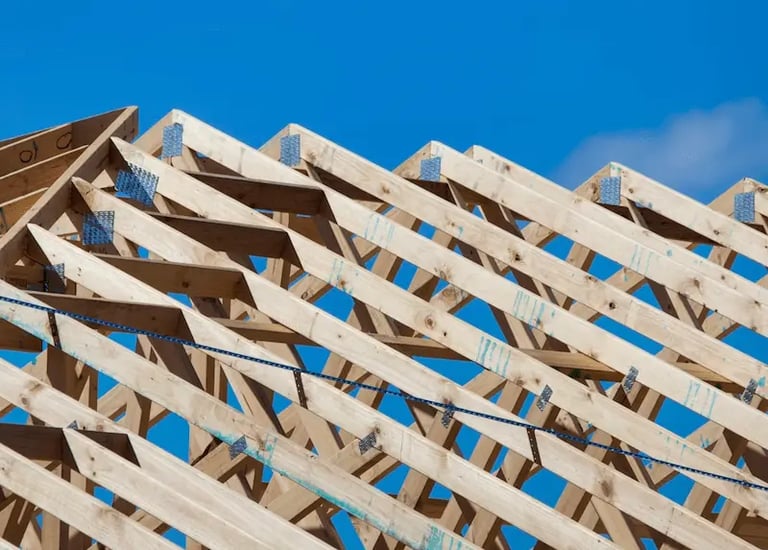 Expertise technique et installation électrique certifiée pour auto-construction sur la Rive-Sud.