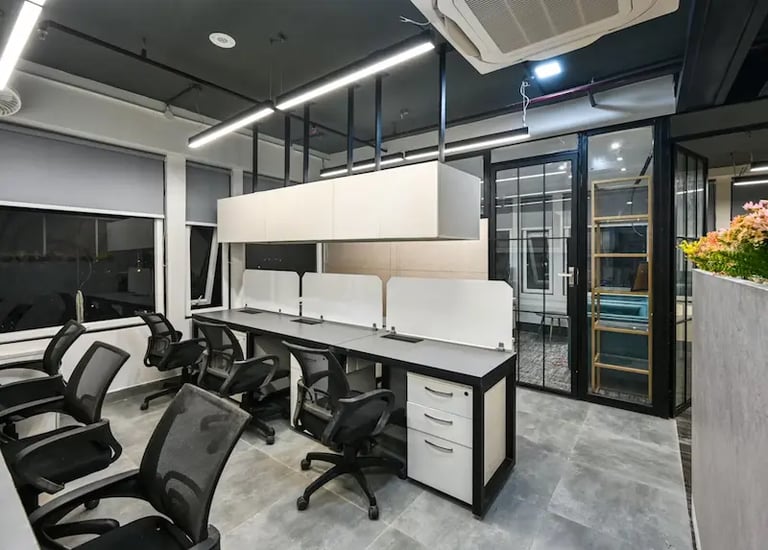 Solutions électriques performantes pour bureaux et commerces à Montréal par JLS Électrique.