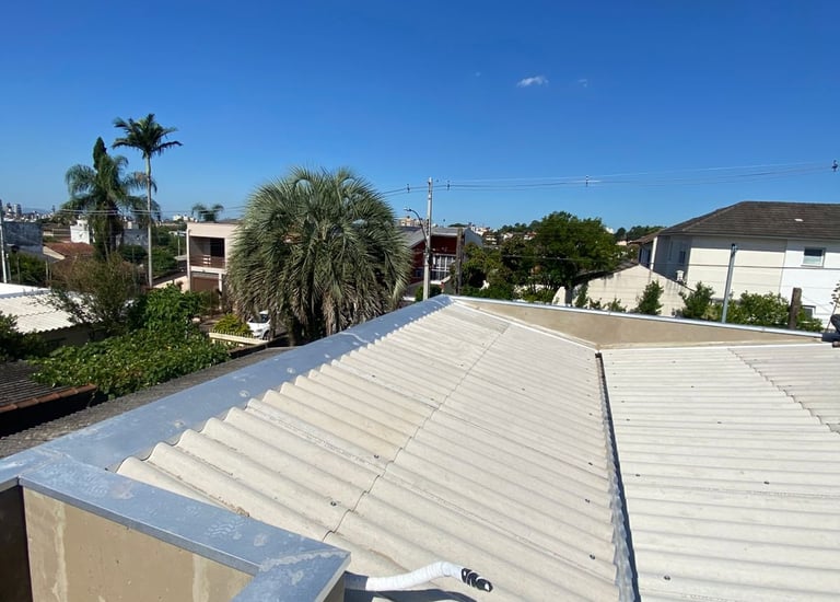  Rufo pingadeira em platibanda para proteção em Porto Alegre.