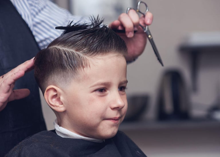 Corte de Cabello de Niños y Niñas