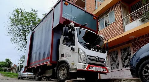Vehículo de Mudanzas equipado para el transporte de sus pertenencias