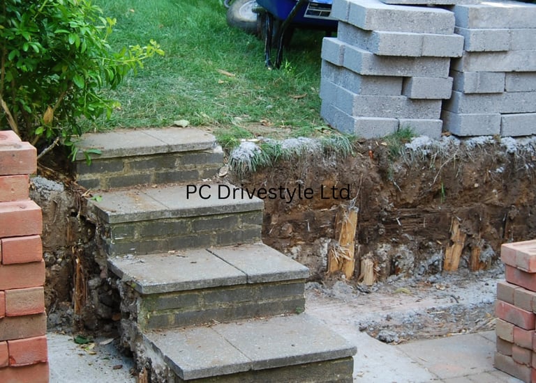 new garden steps built in wall to lawn by PC Drivestyle Ltd
