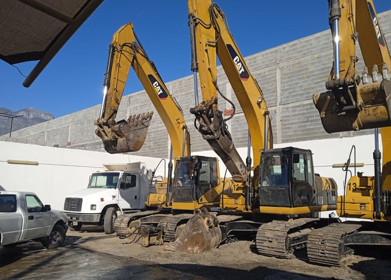 Excavadoras en Santa Catarina, Nuevo León