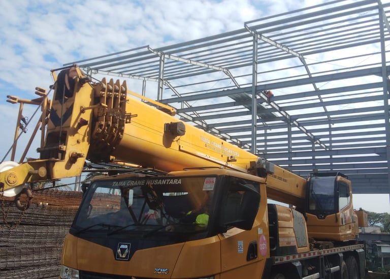 Mobil crane 25 ton kontruksi baja