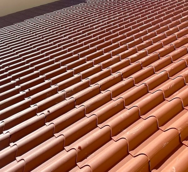 Sustitución de tejado y cubierta en comunidad de vecinos