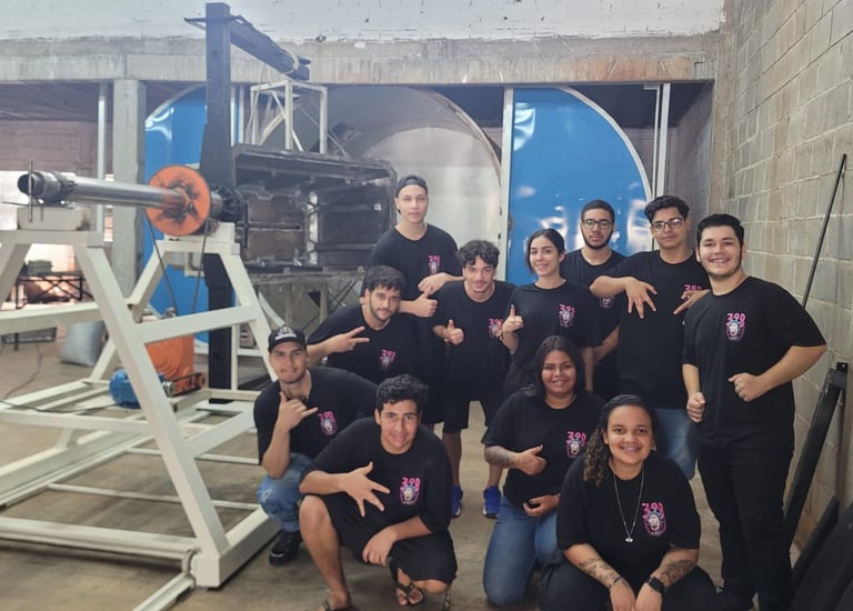 ALUNOS NA EMPRESA