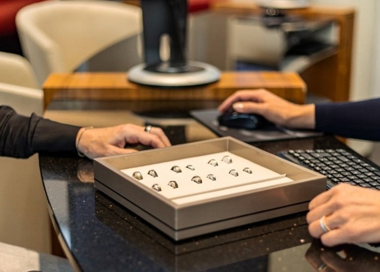 Große Auswahl von Diamantschmuck und losen Diamanten