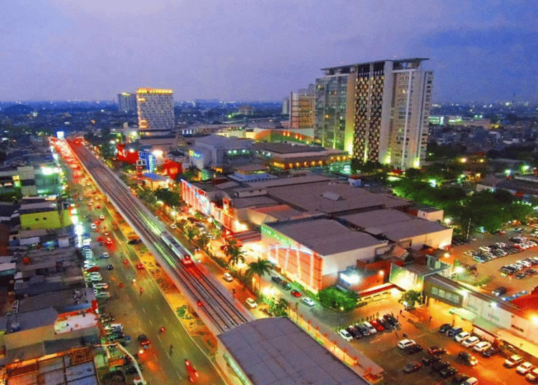 Tampak Atas malam Summareon Makassar