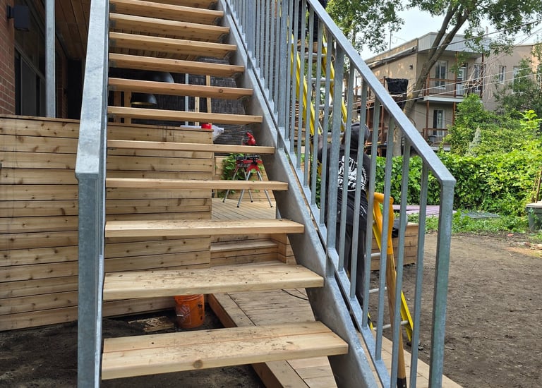 escalier droit en acier et bois