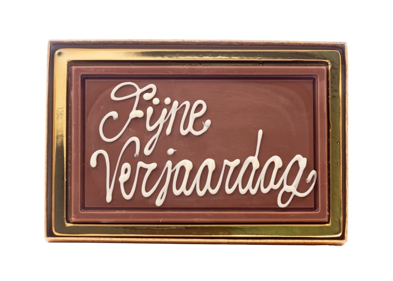 Chocolade plaatje met geschreven wens, Gelukkige verjaardag
