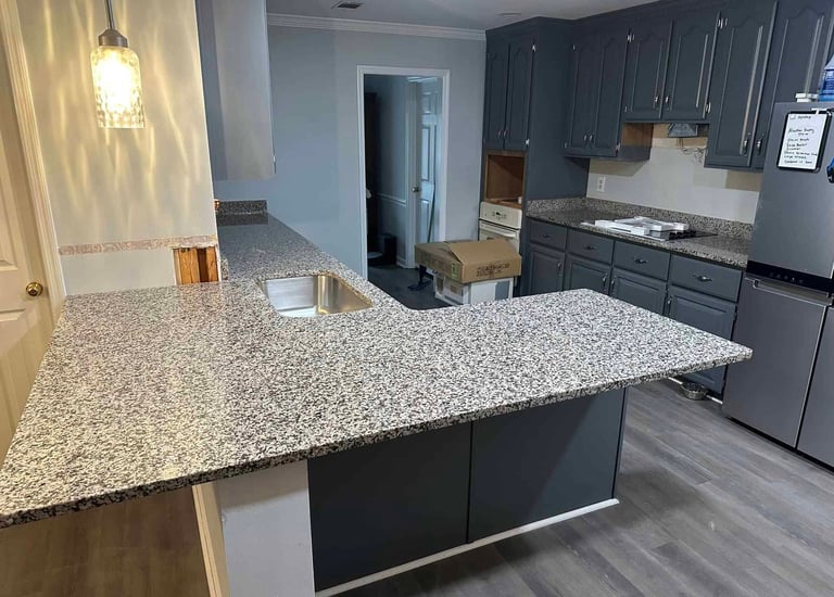 Durable granite slab with high contrast grain pattern