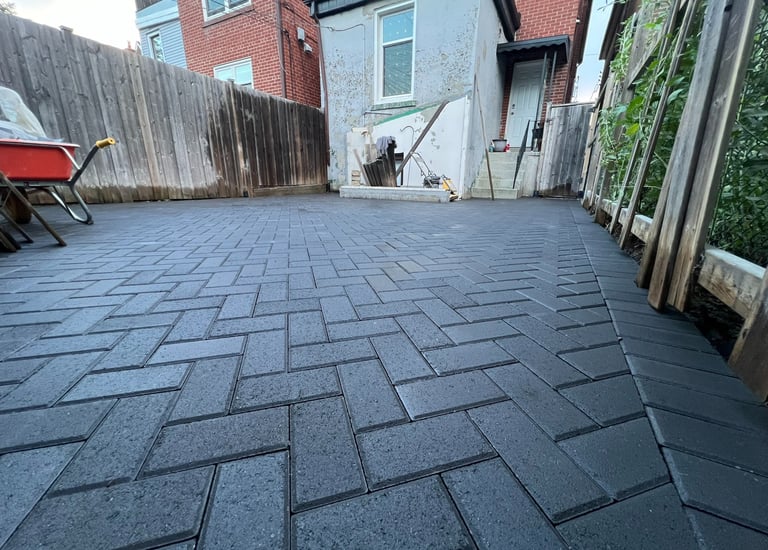 Interlock herringbone