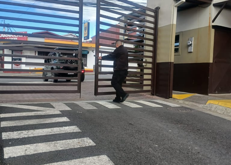 Seguridad privada física para condominios en San José