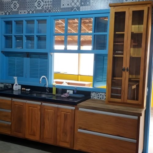 Cozinha Sob medida em Madeira Maciça