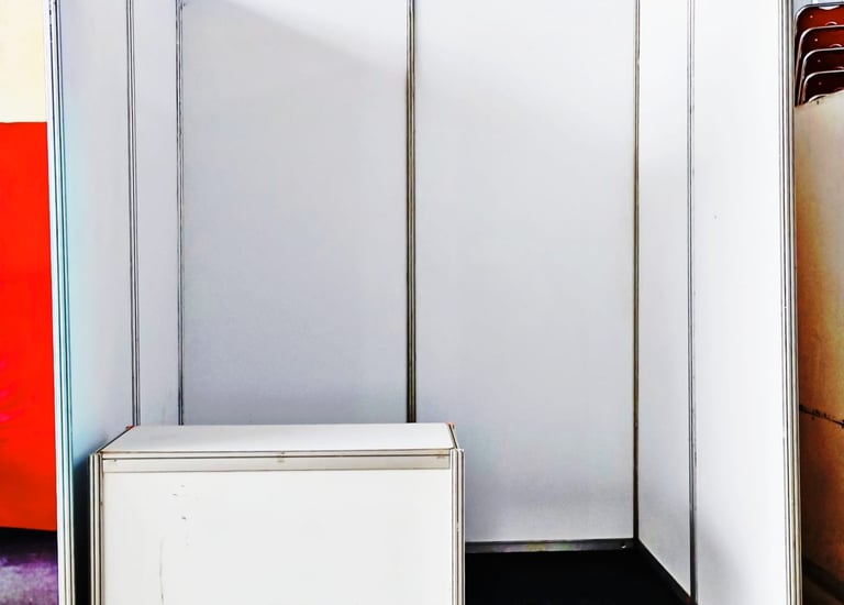 sewa partisi R8 Bekasi-Booth Pameran