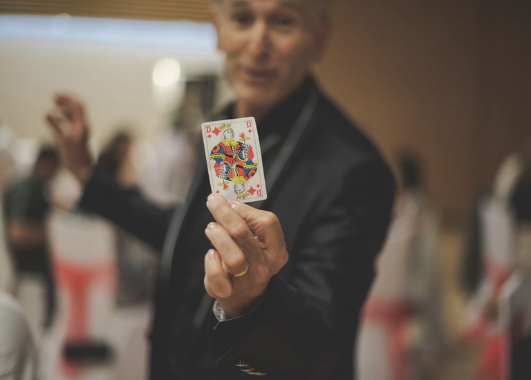 mentaliste-presente-la-carte-devinee