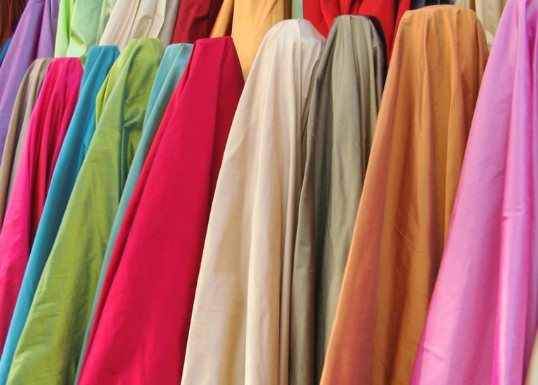 Rongzhiyue: display of colorful fabric