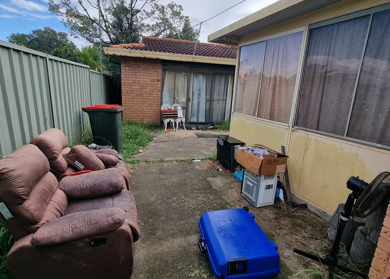 Beecroft house rubbish clearing