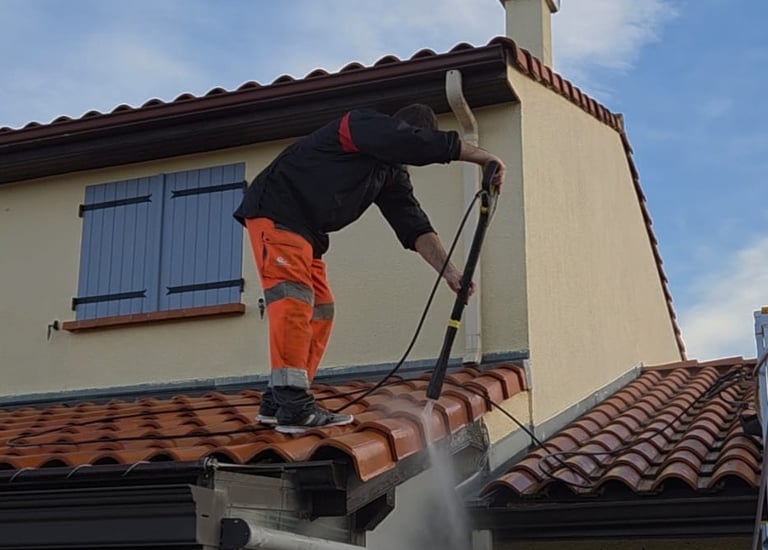 Nettoyage tuile maison Toulouse