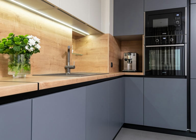 Rénovation électrique cuisine Sherbrooke – installation d’éclairage moderne