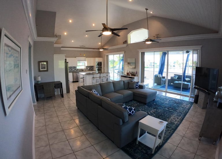 Various trim in main room