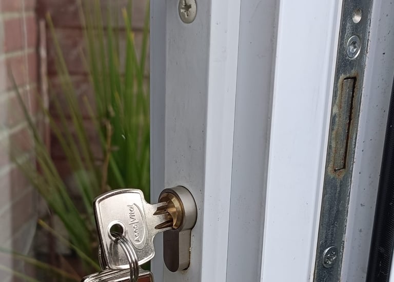 emergency door opening service