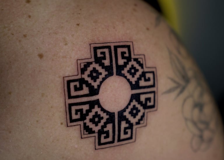 tattoo chakana noir tattoo cusco