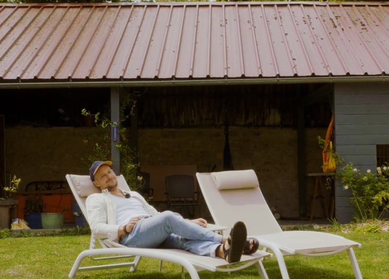 Clément Doche Project, in the garden 