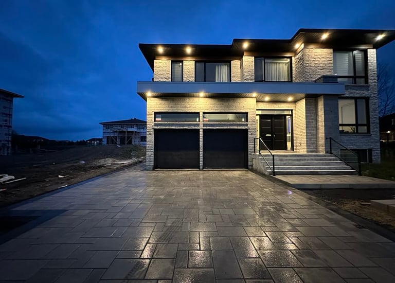 Entrée de maison Brossard