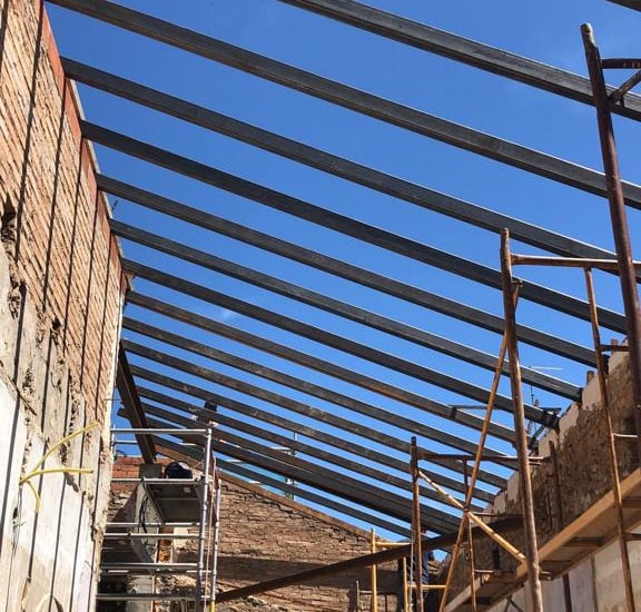 rehabilitación de cubierta metálica