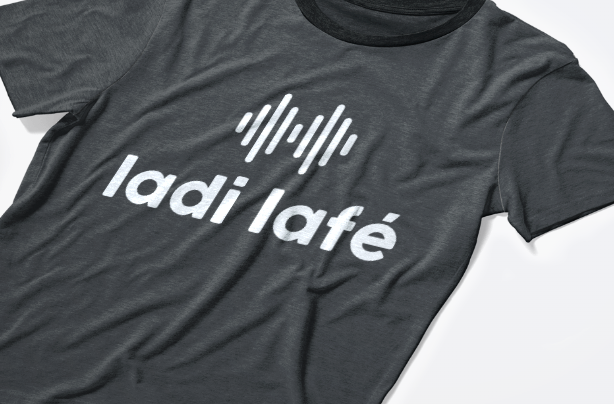 concept d'un tee shirt mettant en avant pour une radio fictive ladi lafe radio