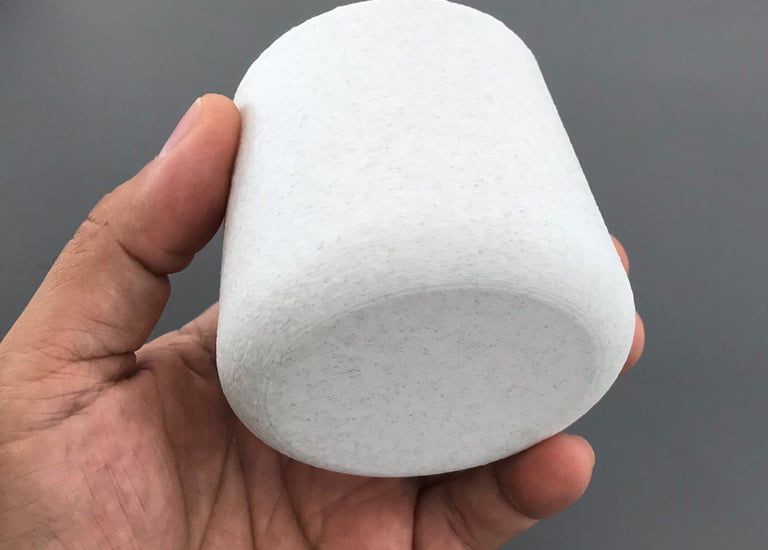 pieza impresa con impresora 3d, de color blanco