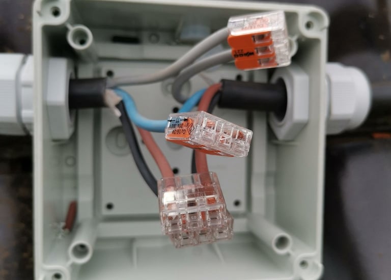 enphase abzweigdosen anschluss solar