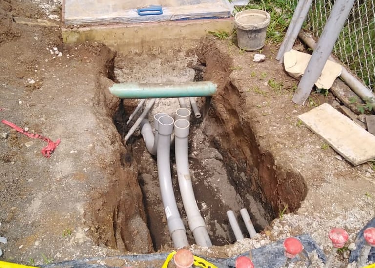  Una tubería en suelo abierto 